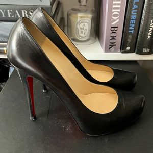 🛑SOLD🛑 Christian Louboutin Rolando Size 41 BLACK